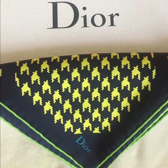 Dior Scarf &Box New - Picture 3 of 11